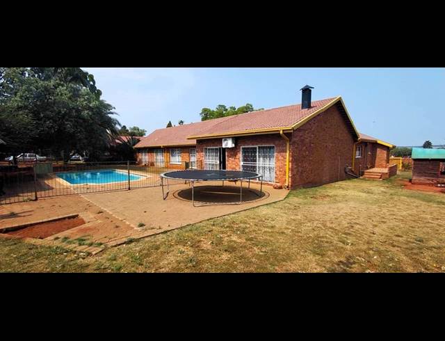 4 BEDROOM HOUSE FOR SALE IN UNIVERSITAS RIDGE